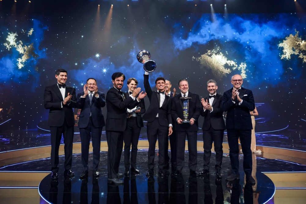 Lando Norris lâche un juron, la FIA plaisante : la scène inattendue du gala qui fait sourire la F1