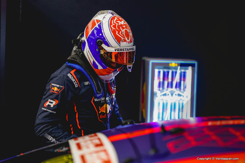 Verstappen teste une Mercedes de GT3... avec son nouveau numéro en F1