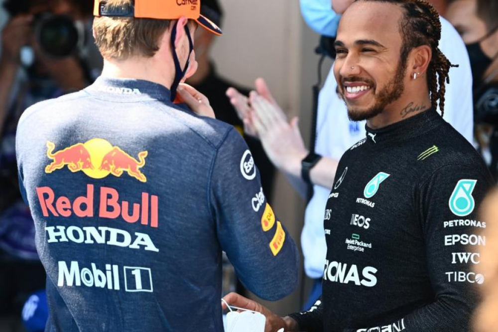 Max Verstappen revient sur la saison compliquée de Lewis Hamilton : « Honnêtement, ça me fait de la peine »