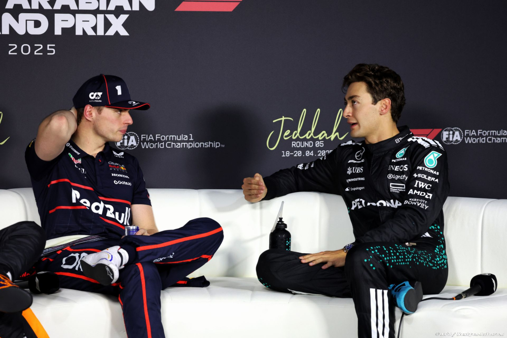 Russell aimerait affronter 'la référence' Verstappen pour le titre