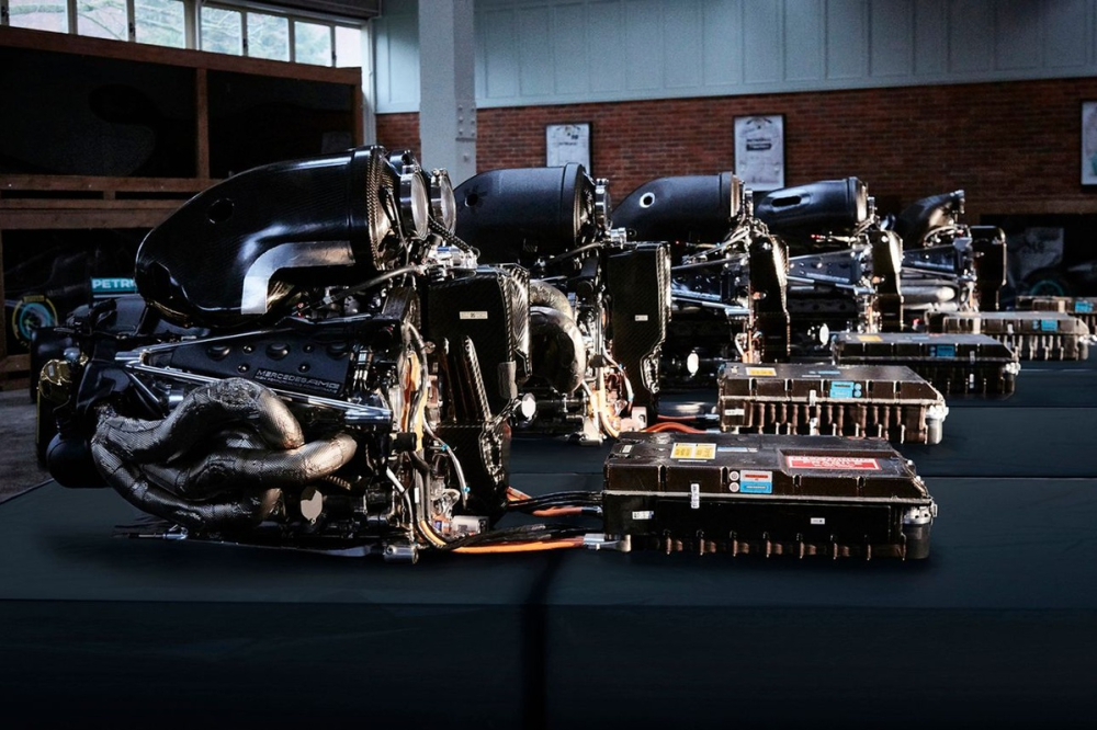 La FIA aurait déjà validé les solutions moteur de Mercedes et Red Bull