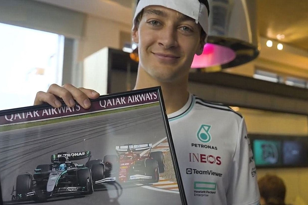 George Russell n'en revient pas du cadeau de Charles Leclerc... mais ne lui en veut pas !