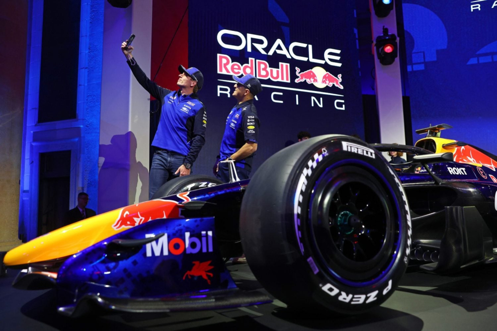 Max Verstappen et Isack Hadjar enthousiastes pour la nouvelle livrée : 