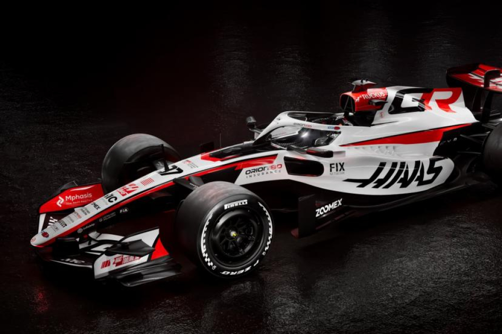 Toyota s'affiche en grand sur la nouvelle Haas VF-26
