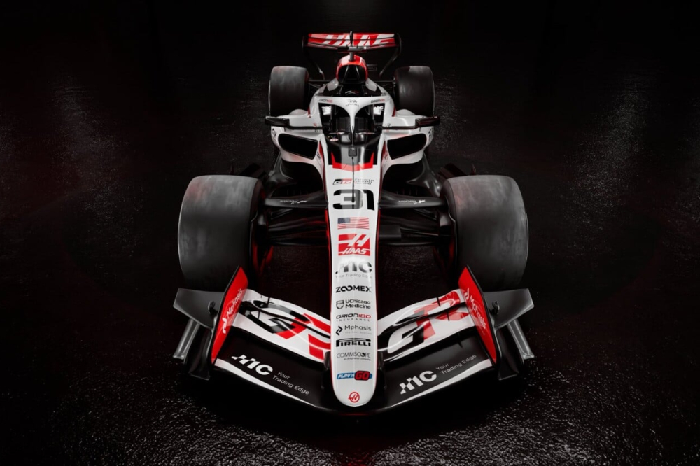 Haas lève le voile sur la VF-26 et sa nouvelle livrée marquée par Toyota