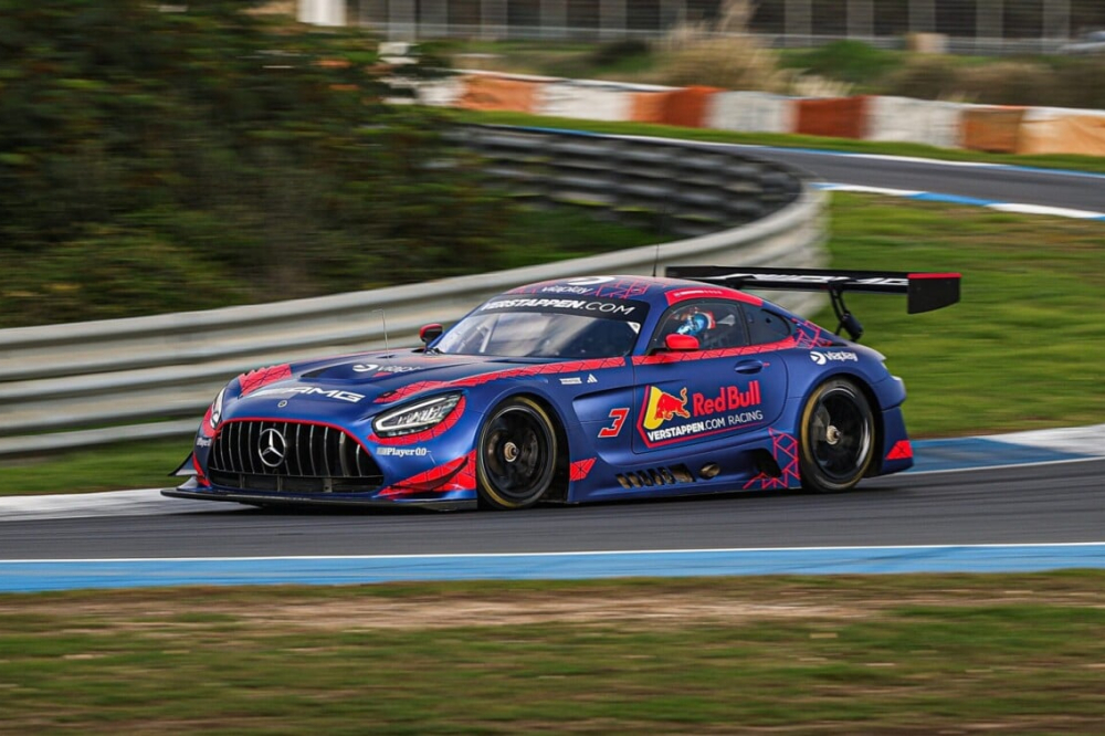 Mercedes soutient Max Verstappen dans son challenge personnel