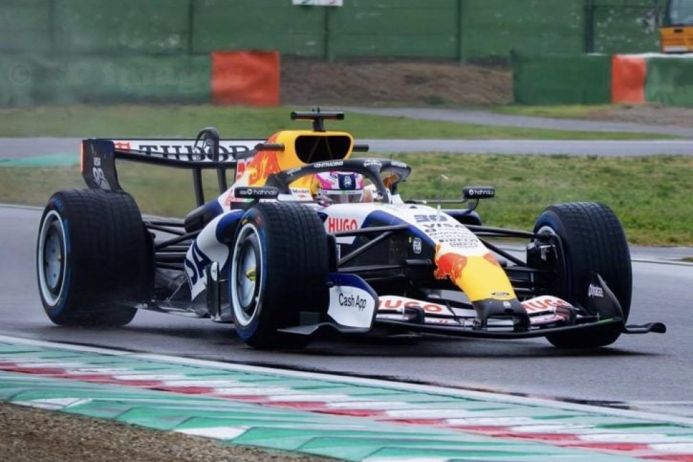 La Racing Bulls a déjà pris la piste à Imola