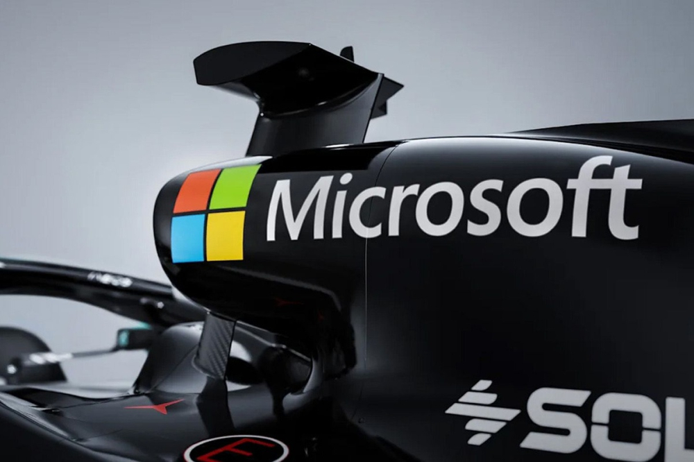 Mercedes officialise l'accord avec Microsoft