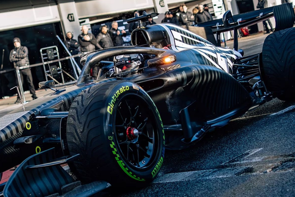 À quoi servent les lumières jaunes sur les rétroviseurs des F1 2026 ?
