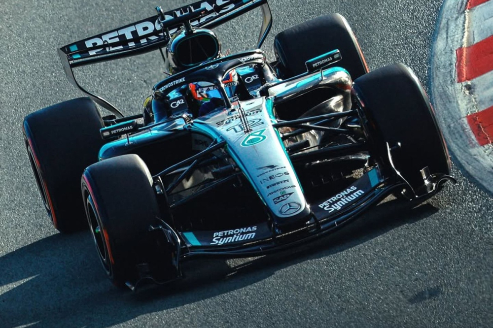 Mercedes engrange les tours à Barcelone, McLaren débute tranquillement