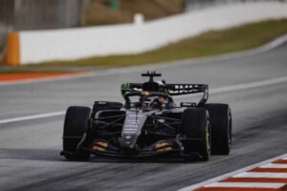 Lando Norris découvre le numéro 1 sur la MCL40