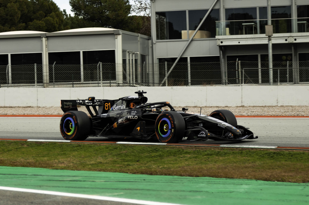 Piastri se félicite d'une journée 'bien plus fluide' pour McLaren F1