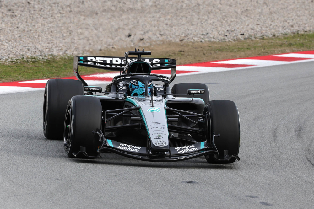 Mercedes F1 : plus de 180 tours lors de la 2e journée, l'équipe impressionne à Barcelone