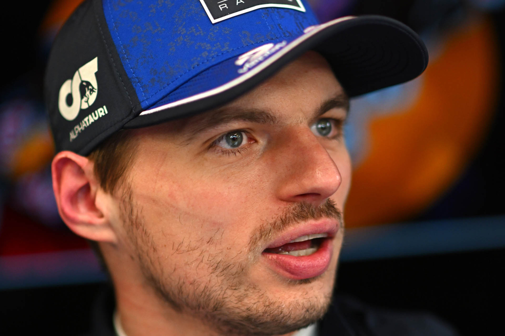 'On n'arrête jamais d'apprendre' : Verstappen raconte comment il coache ses pilotes