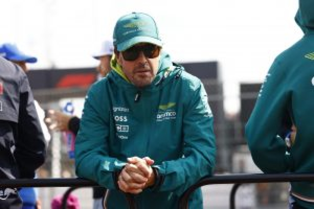 Fernando Alonso : Aston Martin a mené bien un programme solide à Barcelone