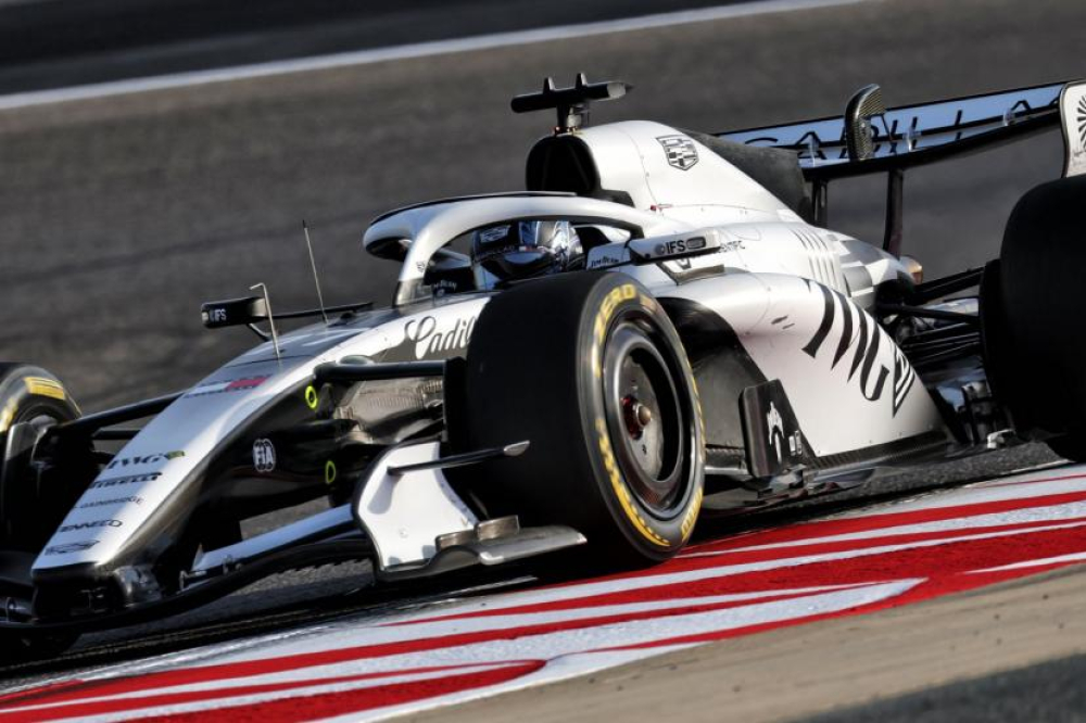 En dévoilant sa monoplace lors du Super Bowl, Cadillac a lancé son aventure en F1 : « Maintenant, place à la course ! »