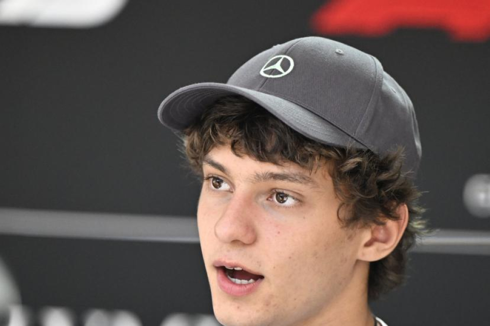 Kimi Antonelli (Mercedes) indemne après un accident de voiture