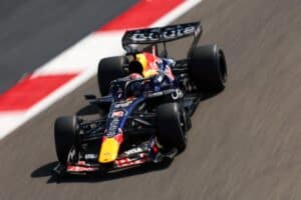 Matinée d’essais : Verstappen en tête, Lindblad brille et Audi surprend