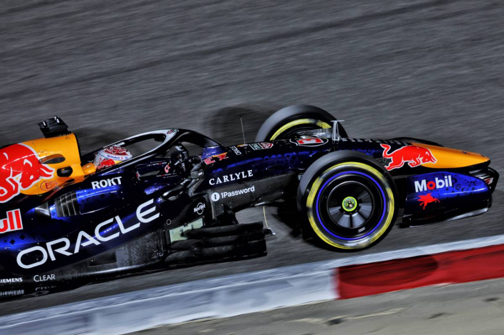 Red Bull freinée par un souci technique à Bahreïn, Isack Hadjar retardé