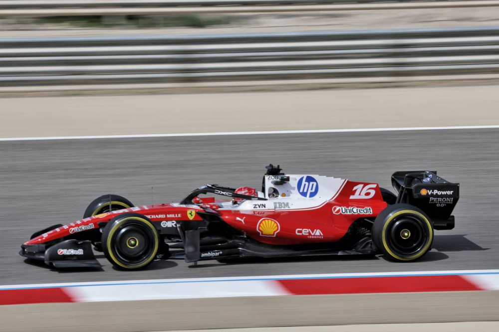 Essais F1 à Bahreïn – Jour 2 : Leclerc en patron, Mercedes et Red Bull à l’arrêt