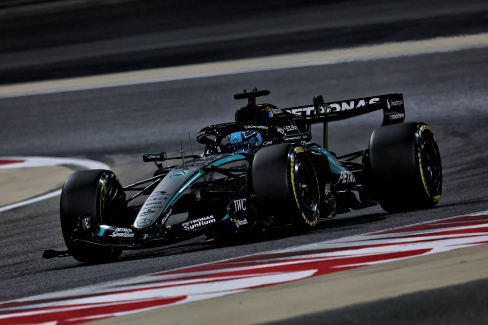 Essais F1 – Bahreïn 2, Jour 1 : Mercedes frappe fort, Aston Martin en plein cauchemar