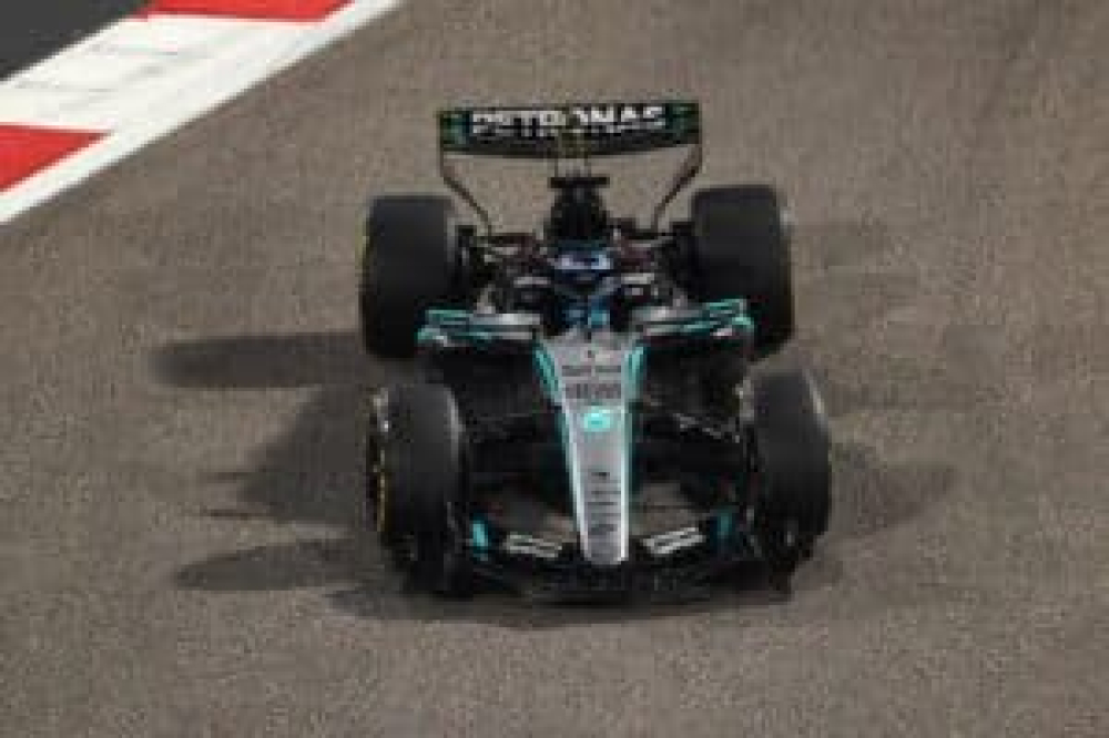 Mercedes en tête, Ferrari dans le doute : le bilan de la première journée à Sakhir