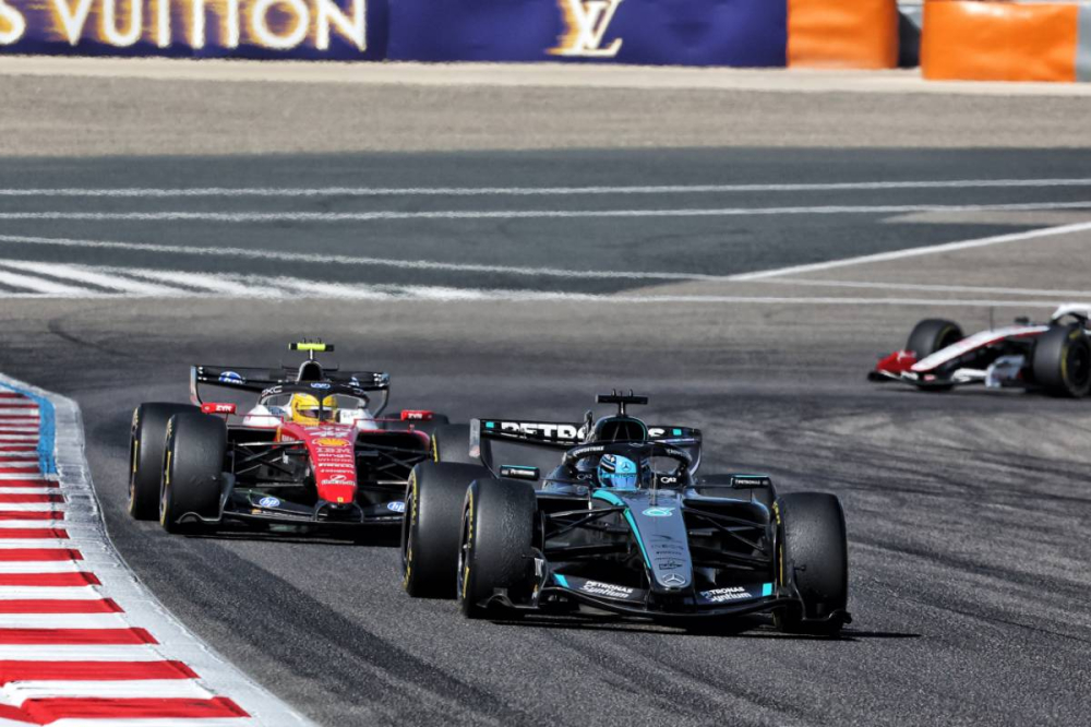 Essais F1 – Bahreïn 2, Jour 2 : Mercedes et McLaren frappent fort, Aston Martin en crise