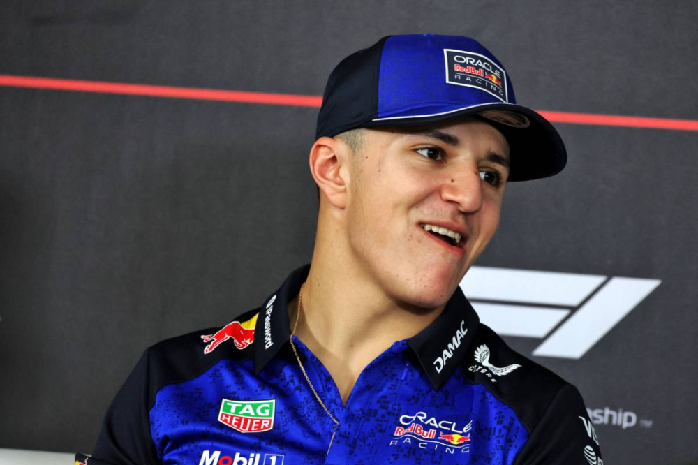 Isack Hadjar dévoile l’atout Red Bull qui a facilité sa promotion
