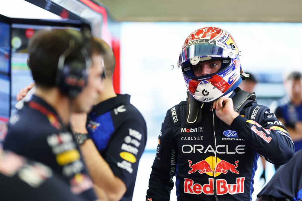 Verstappen n'a 'plus besoin de conseils' et 'dirige en pratique l'équipe' selon Marko