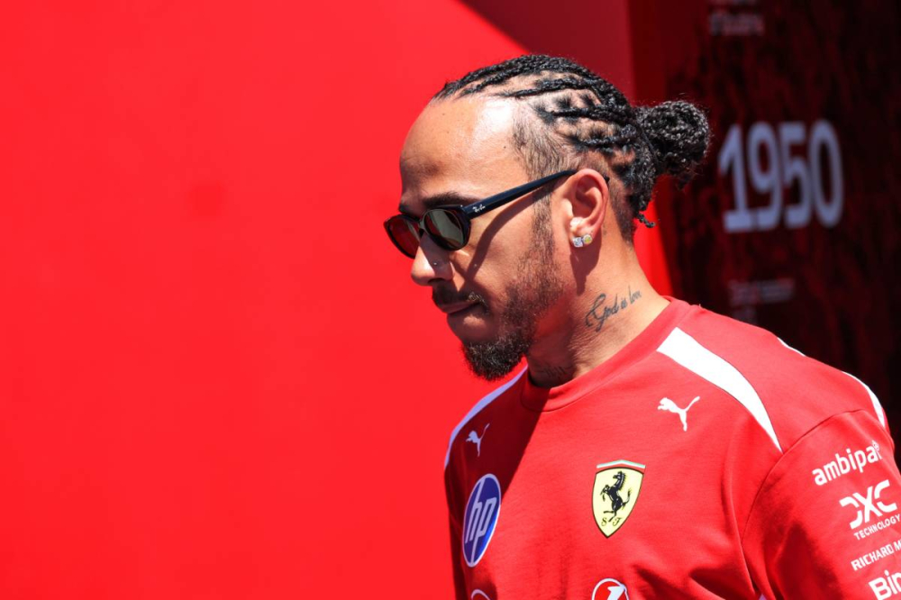 Charles Leclerc évoque l’état d’esprit de Lewis Hamilton avant la saison 2026