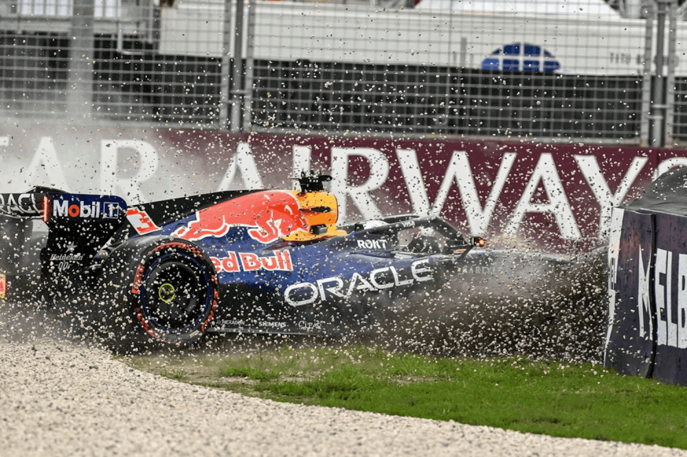 Max Verstappen victime d’un crash surprise en qualifications à Melbourne