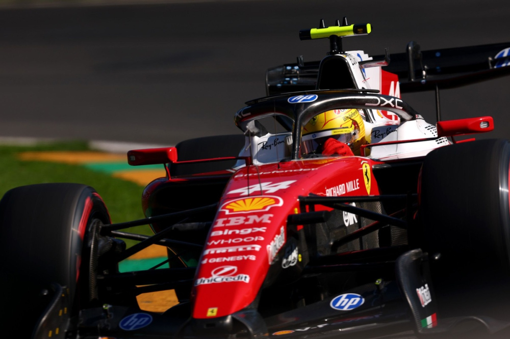 Hamilton s'interroge sur la puissance moteur affichée par Mercedes