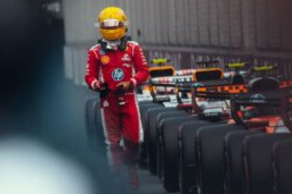 Hamilton furieux de voir Mercedes autant dominer