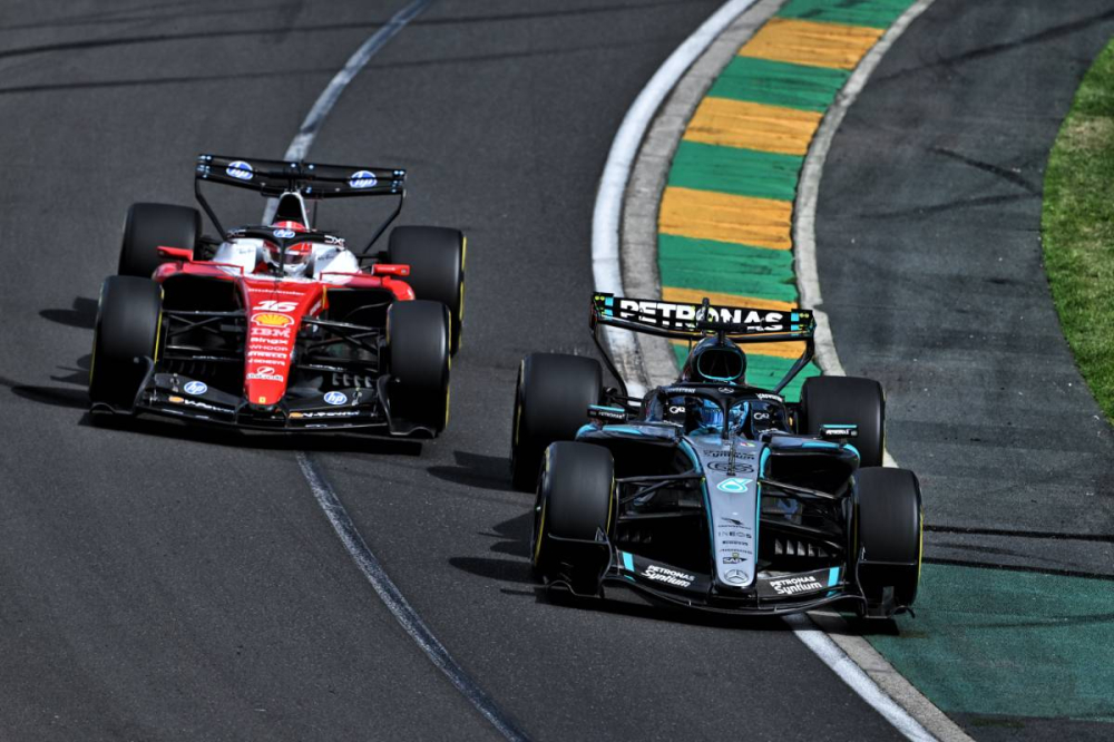 George Russell lance l’ère 2026 : Mercedes domine un Grand Prix d’Australie animé par Ferrari