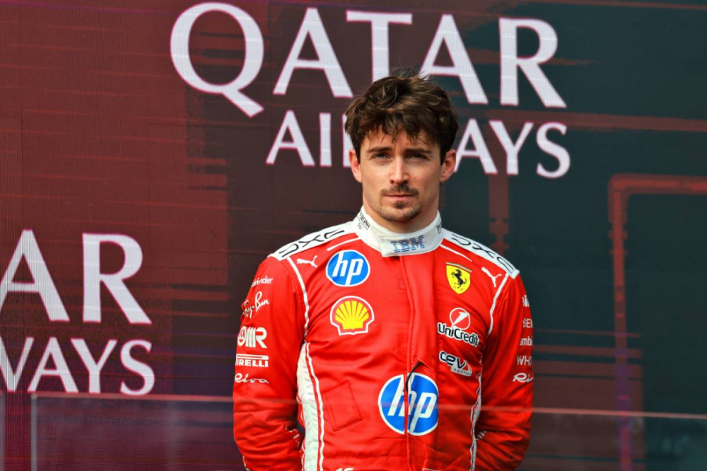 Charles Leclerc salue le 