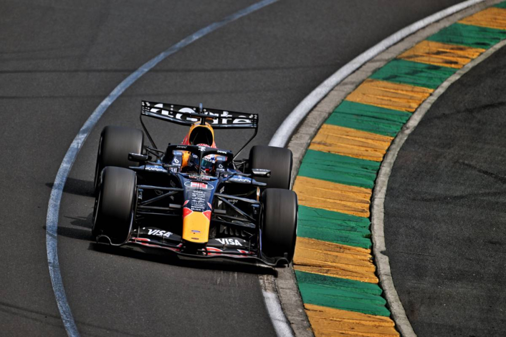 Max Verstappen compare les duels en peloton à 