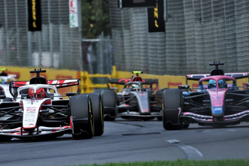 Débuts en demi-teinte pour les Français