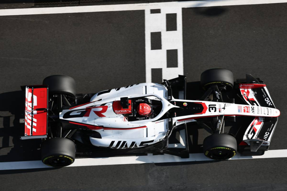 Haas : Oliver Bearman dans le coup, Esteban Ocon à l'ouvrage mais pas inquiet