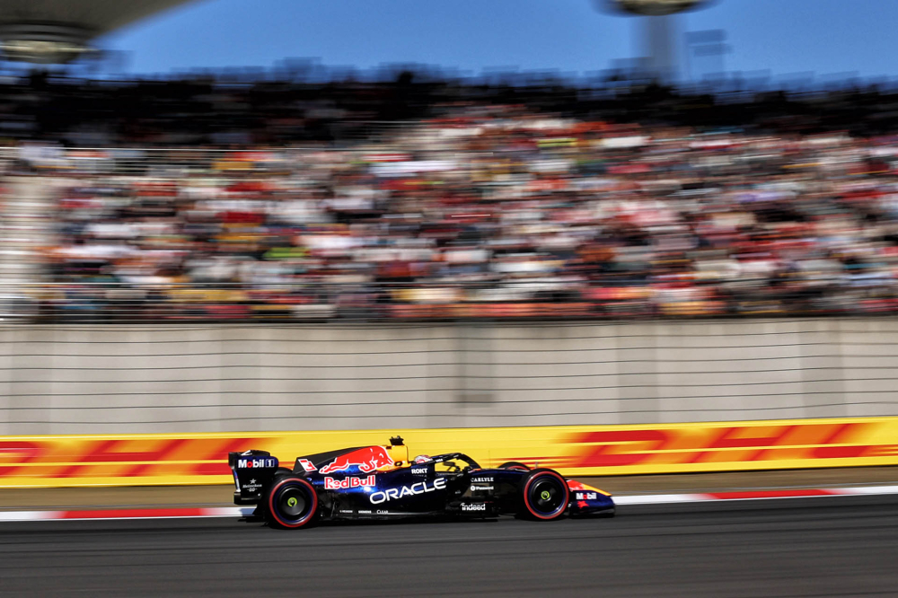 Verstappen et Hadjar 'ne peuvent pas attaquer' et tentent de 'survivre' en Chine