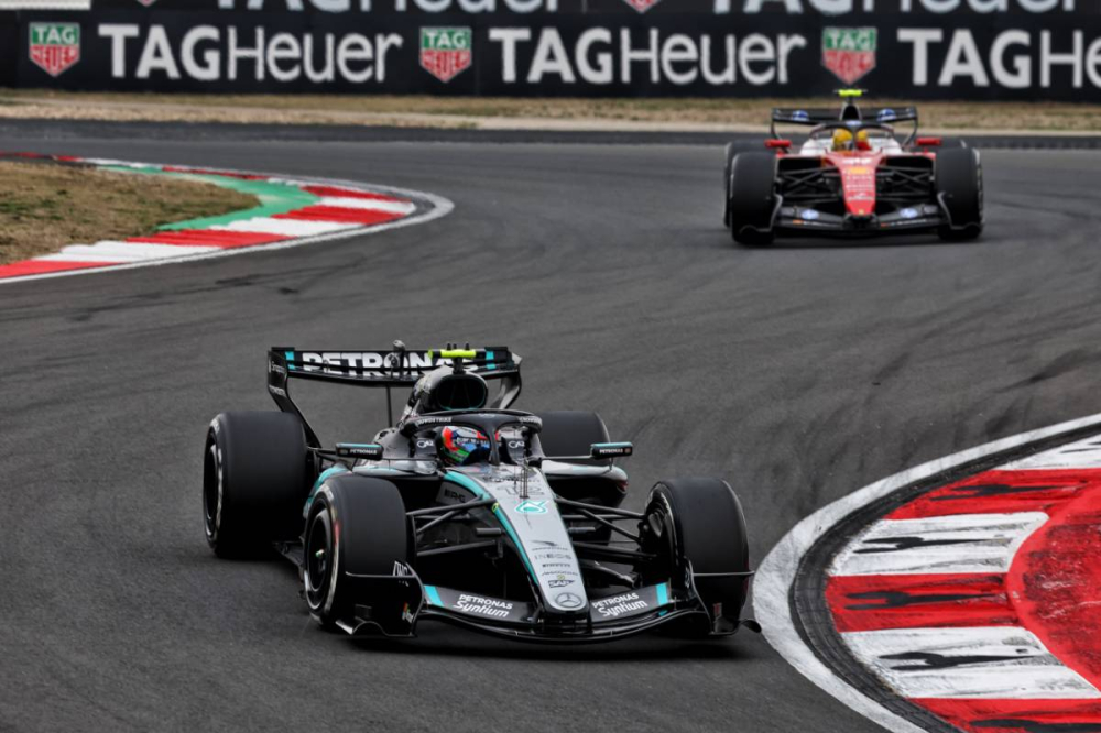 Kimi Antonelli triomphe en Chine, Lewis Hamilton décroche enfin son premier podium avec Ferrari