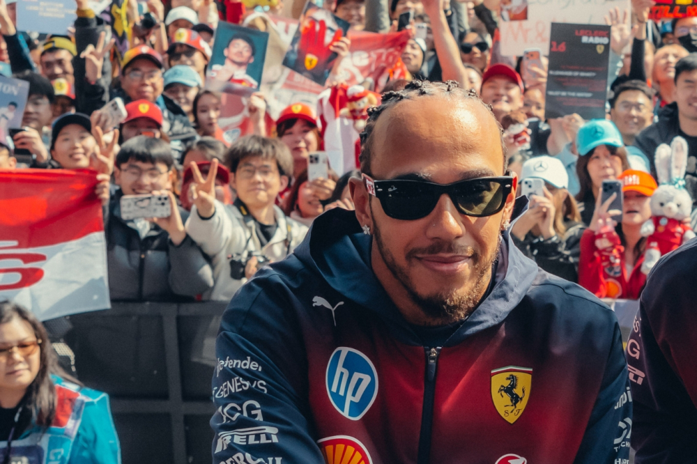 GP de Chine de F1 : Lewis Hamilton ne veut rien lâcher, “on voudrait être devant les Mercedes”