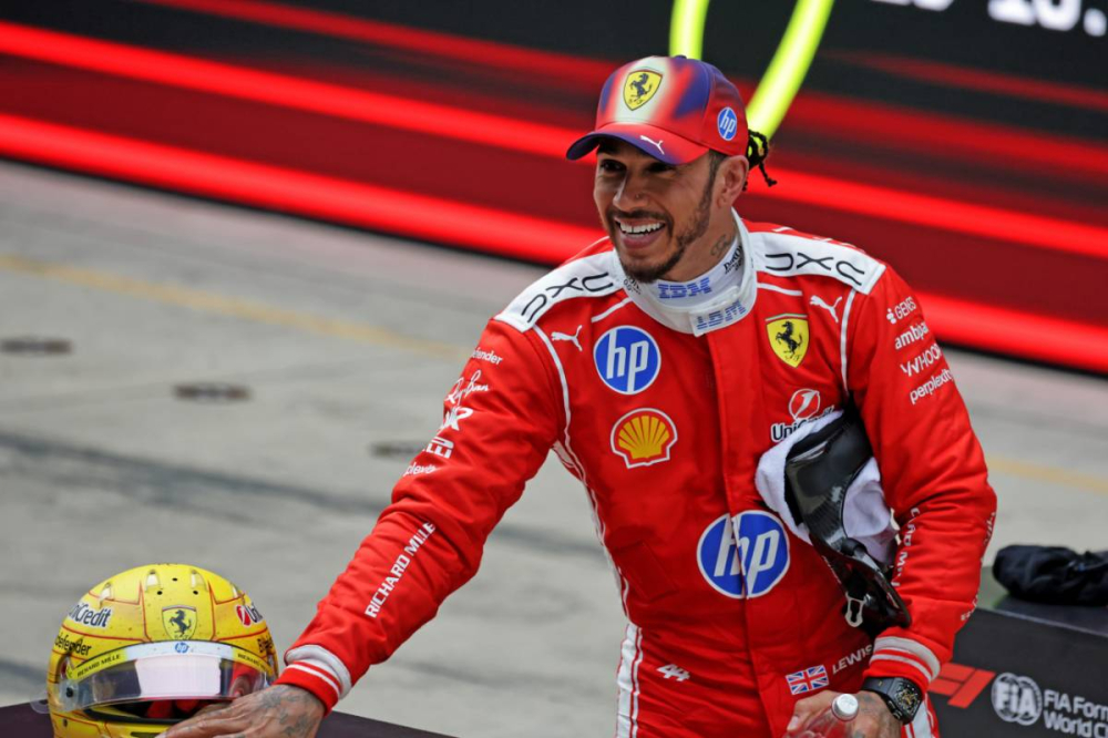 Lewis Hamilton retrouve les avant-postes et le sourire sur le podium à Shanghai