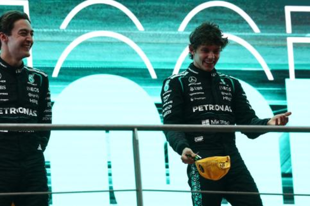 Kimi Antonelli, vainqueur du Grand Prix de Chine à 19 ans, raffermit la nouvelle domination de Mercedes en formule 1
