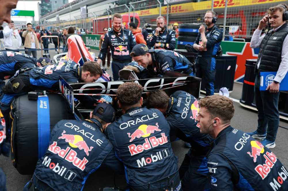 Red Bull révèle la cause de l’abandon surprise de Max Verstappen en Chine