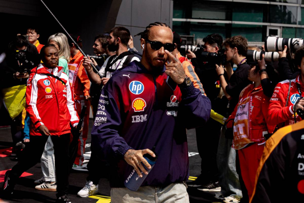 Lewis Hamilton met Ferrari face à l’urgence : 