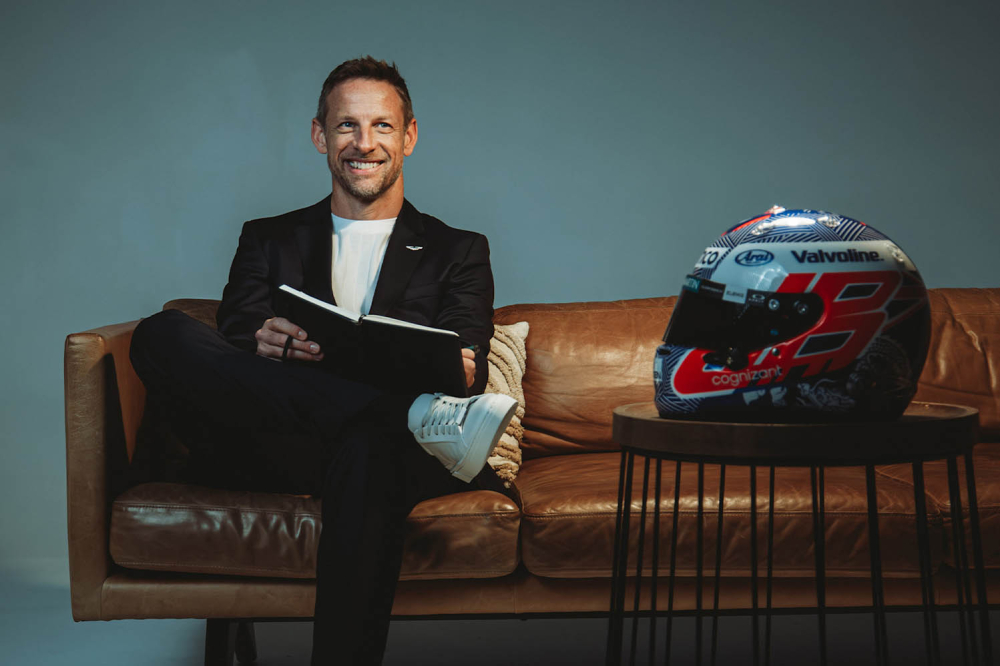 Button apprécie 'la conviction' d'Aston Martin F1 malgré une période 'pas facile'