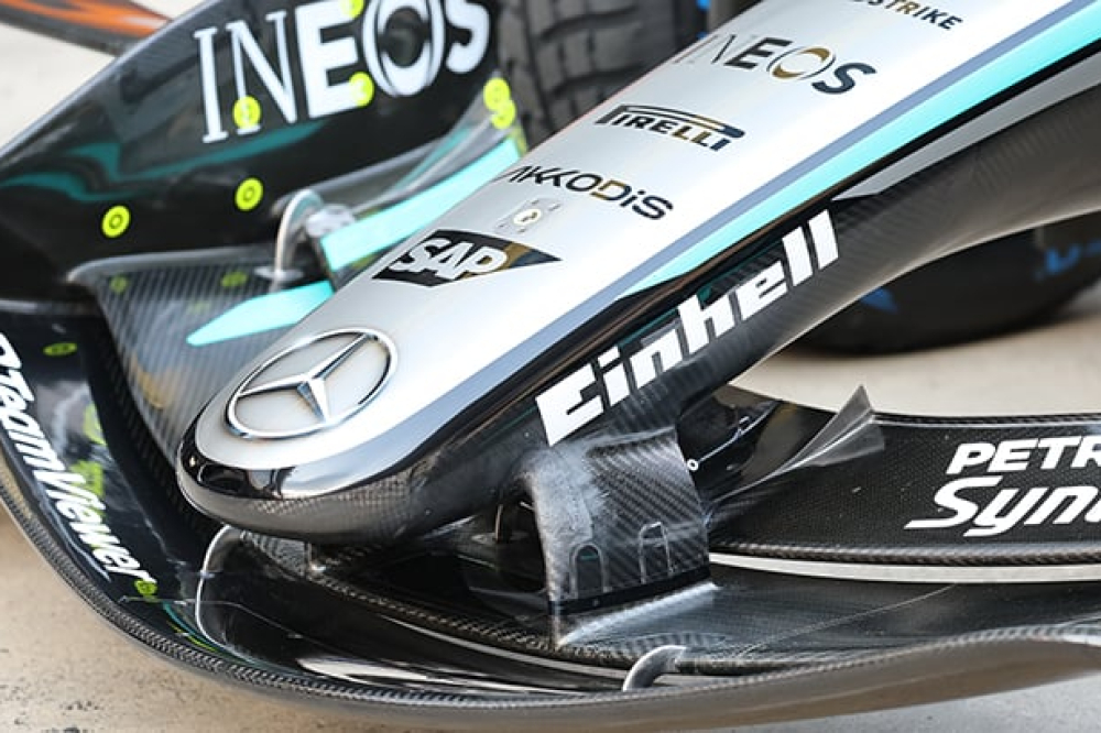 Mercedes dans le viseur au Japon : le fonctionnement de son aileron avant intrigue la FIA