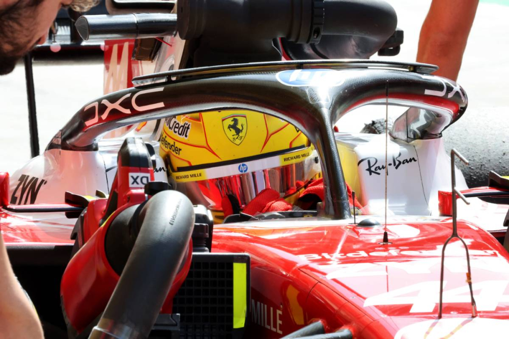 Lewis Hamilton prêt à faire craquer Leclerc ? Une menace mentale se profile chez Ferrari