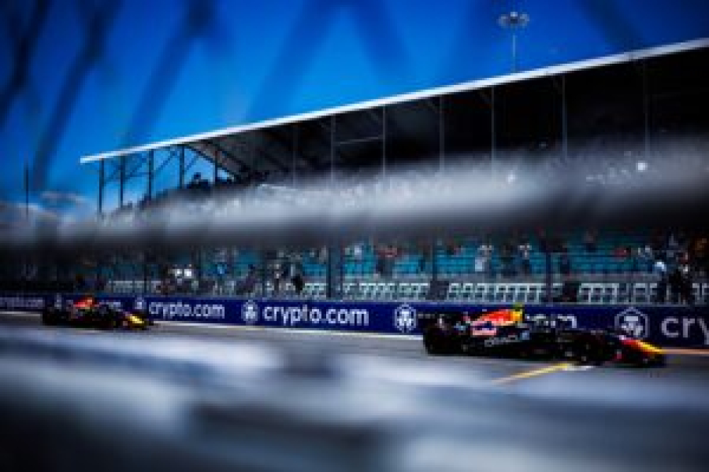 Hadjar subit déjà la loi de Verstappen chez Red Bull