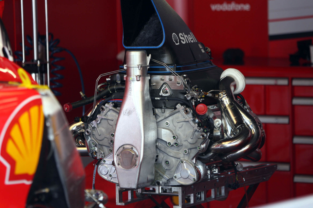 Officiel : la FIA impose le retour du V8 en F1 malgré certaines réticences